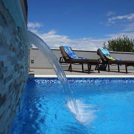 Vacation Home Meri Mirce Buitenkant foto