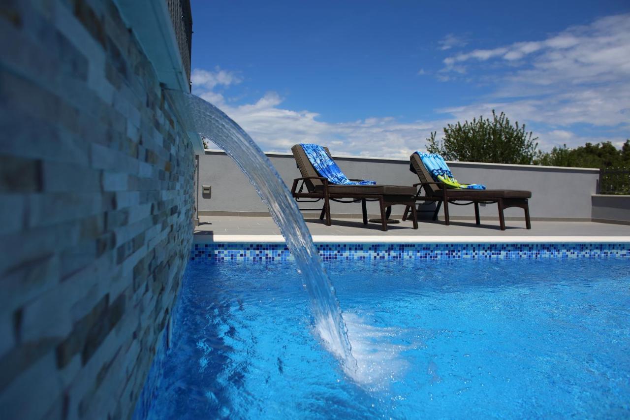 Vacation Home Meri Mirce Buitenkant foto