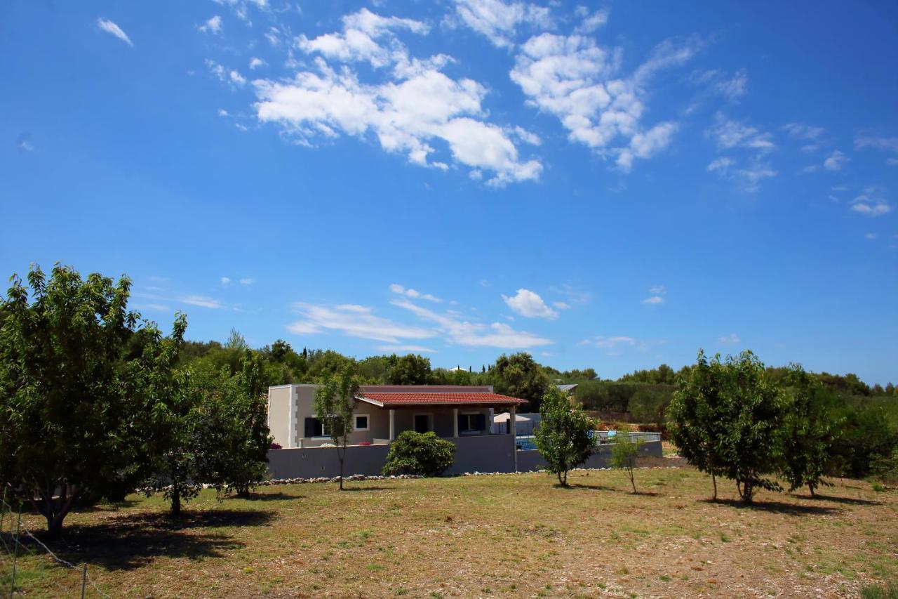 Vacation Home Meri Mirce Buitenkant foto